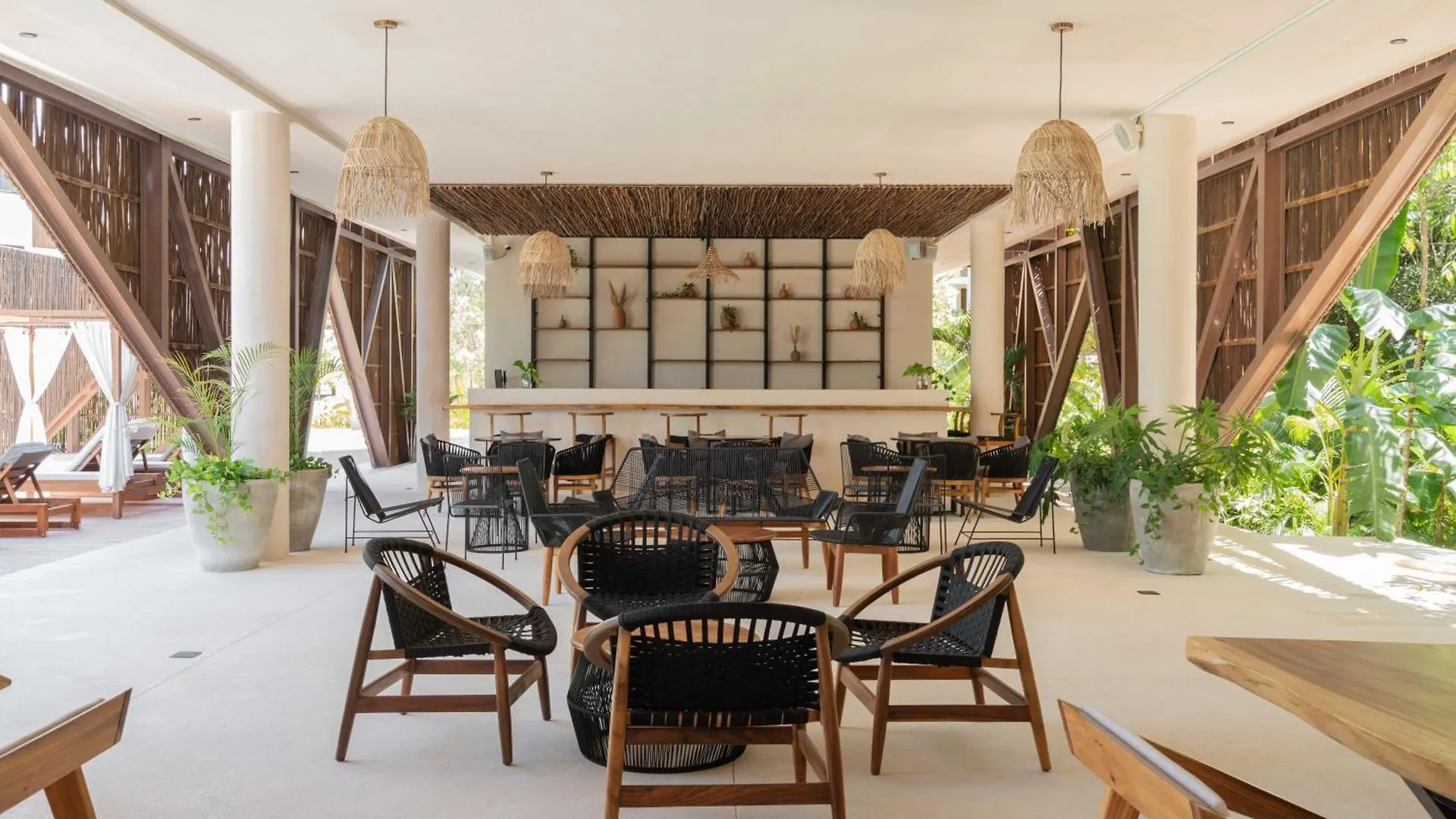 Tulum Penthouse Oasis: Rooftop Pool & Luxury Stay