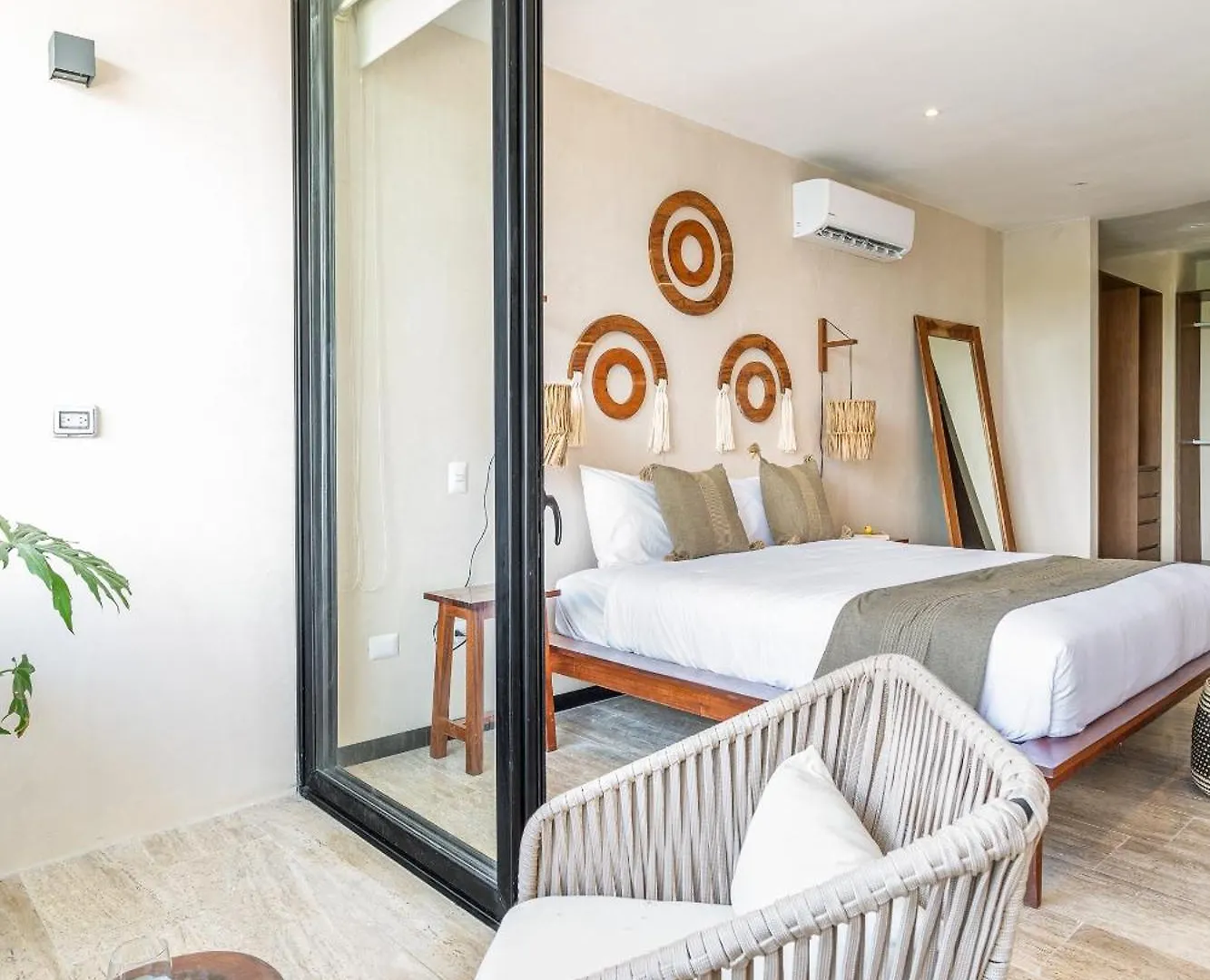 Tulum Penthouse Oasis: Rooftop Pool & Luxury Stay Apartment